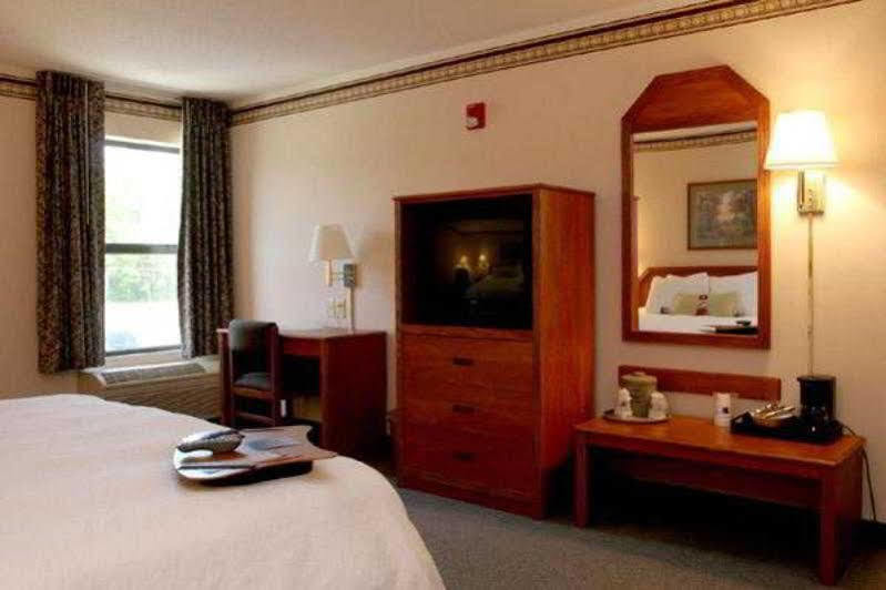 Hampton Inn Portage Exteriör bild